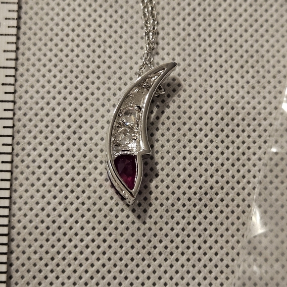 SWAROVSKI CRYSTAL Elements Necklace, NWOT - Picture 5 of 6